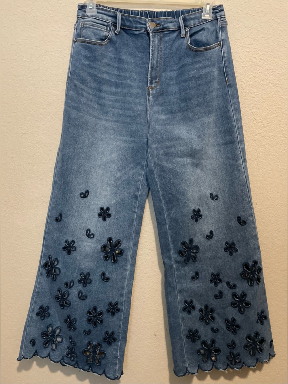 Oh Jeans Wide-Leg with Dark Blue Floral Embroidery